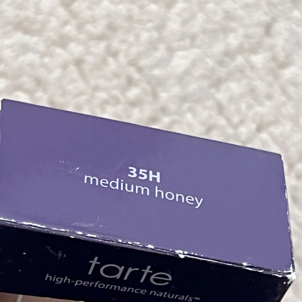 Amazon Tarte Amazonian Clay Foundation - Cream